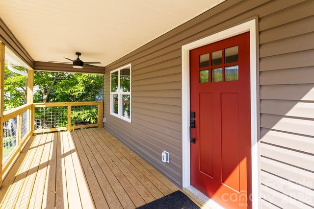 39 Terry Estates Drive, Black Mountain, NC 28711