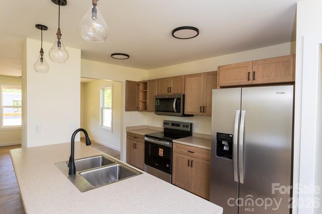 39 Terry Estates Drive, Black Mountain, NC 28711