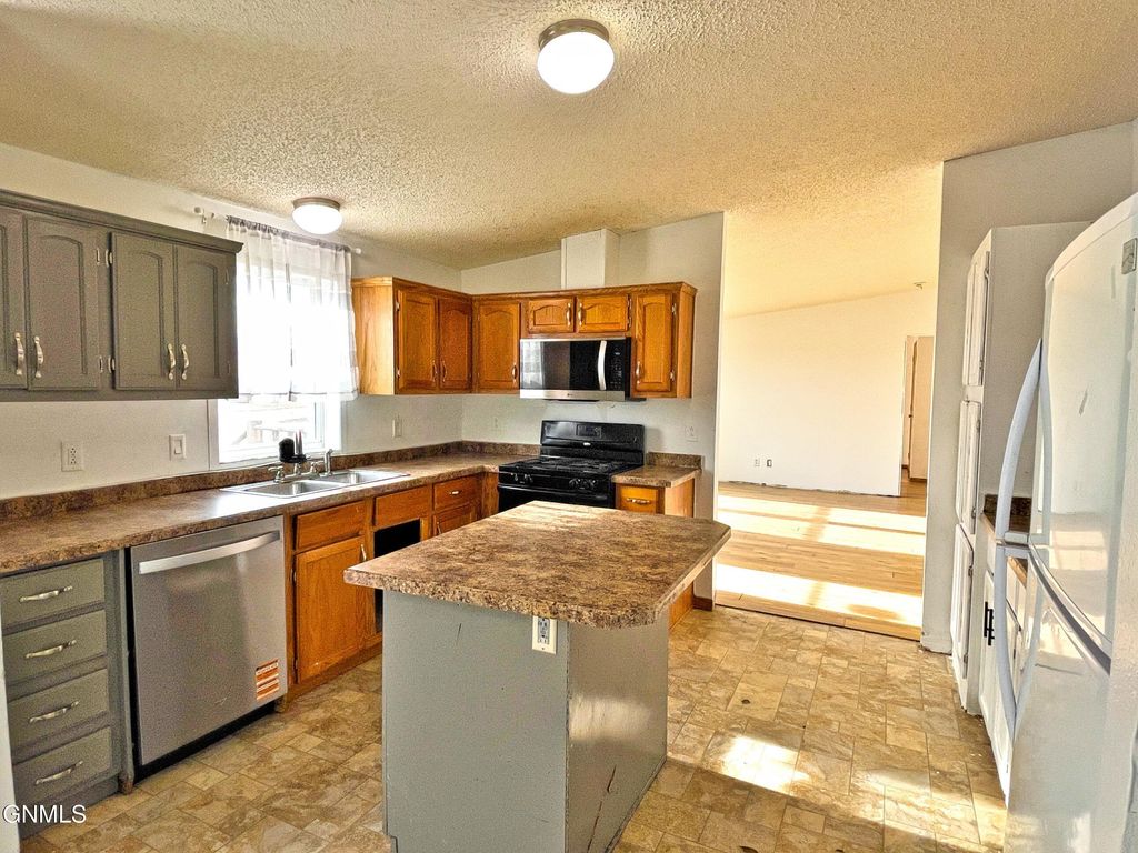 3816 22nd Avenue W, Williston, ND 58801 photo 10