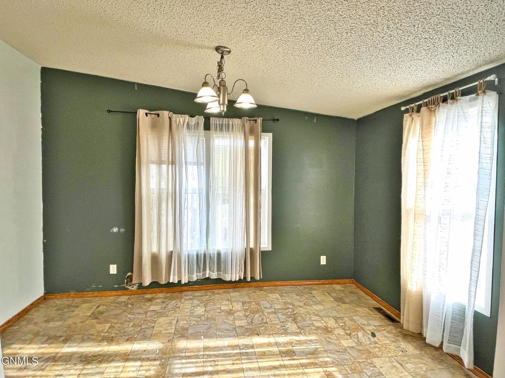 3816 22nd Avenue W, Williston, ND 58801 photo 12