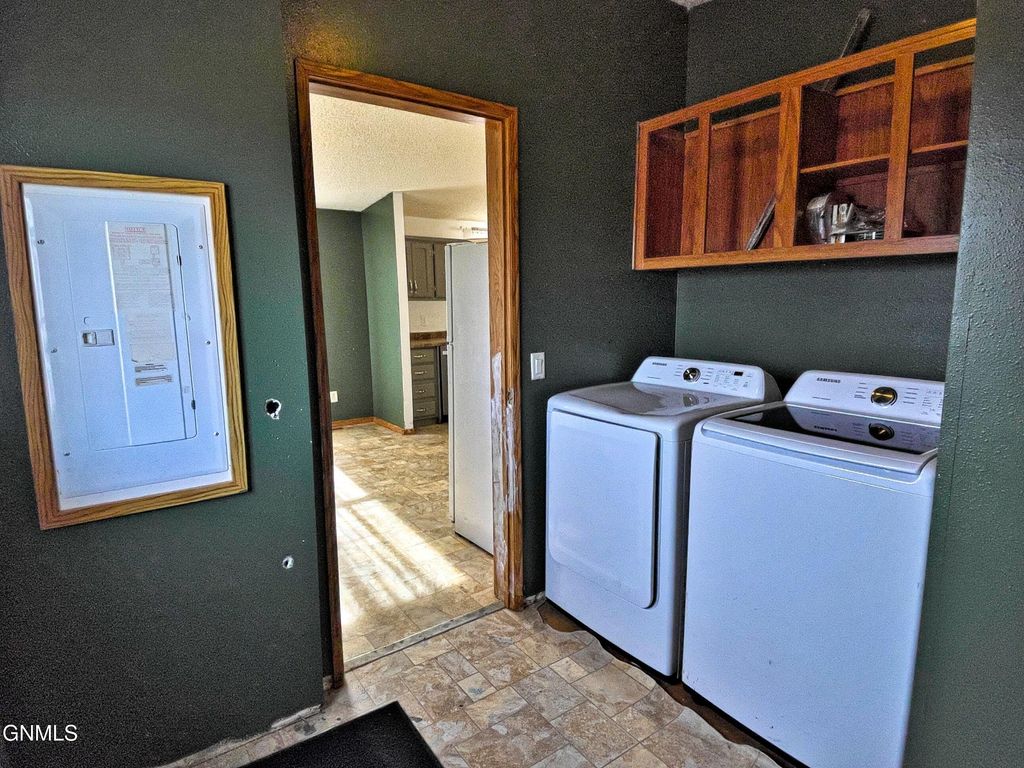 3816 22nd Avenue W, Williston, ND 58801 photo 13