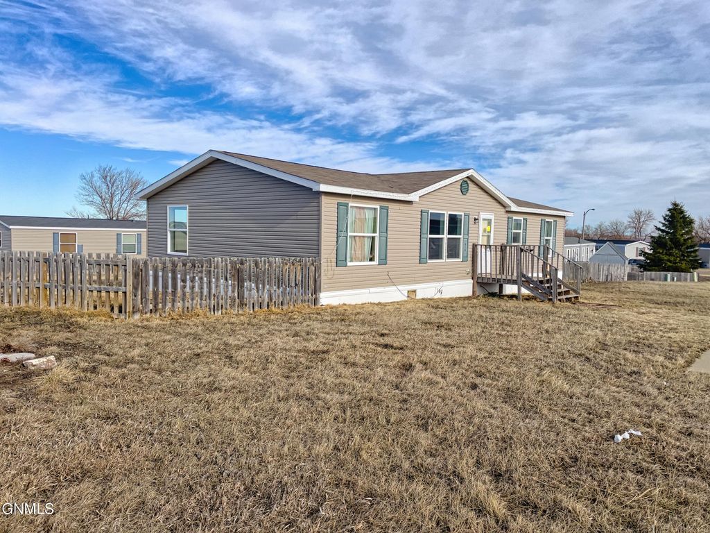 3816 22nd Avenue W, Williston, ND 58801 photo 3