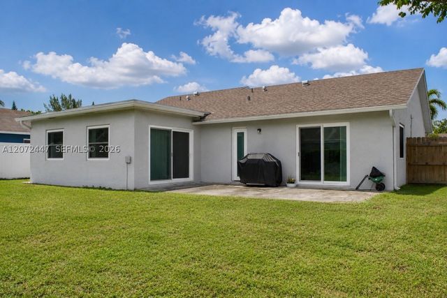 2001 SW 87th Ave, North Lauderdale, FL 33068