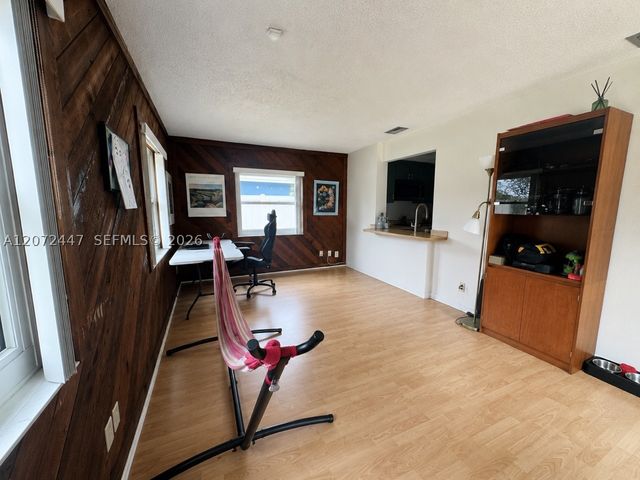 2001 SW 87th Ave, North Lauderdale, FL 33068