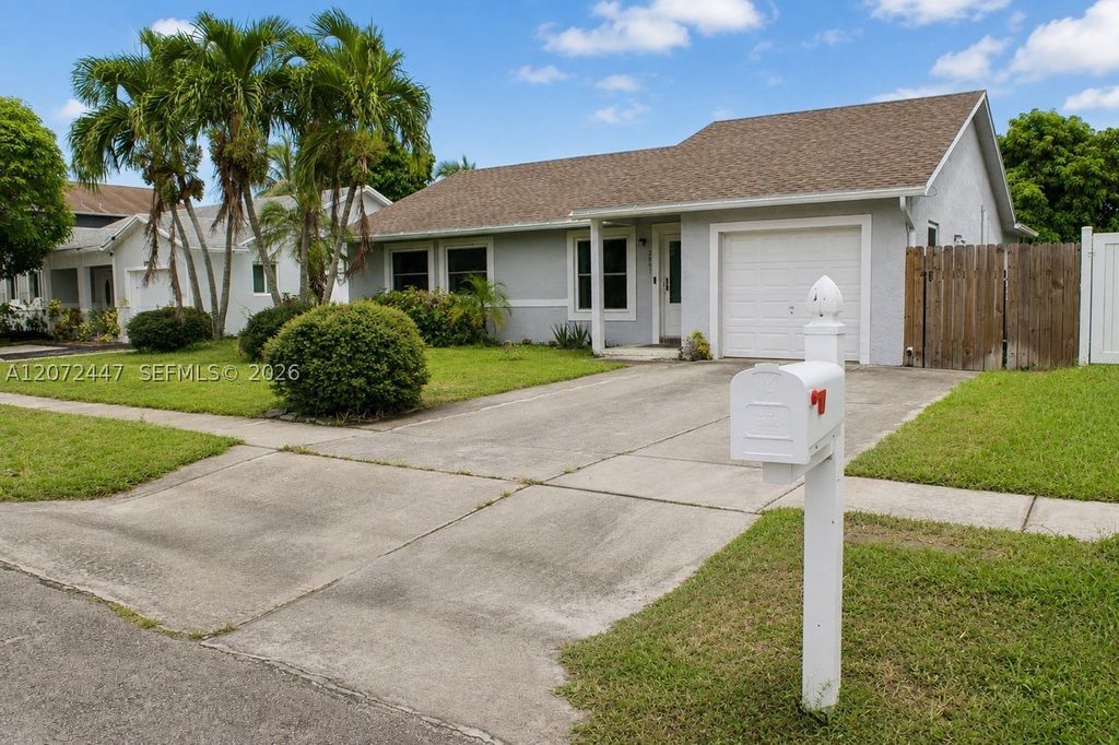 2001 SW 87th Ave, North Lauderdale, FL 33068