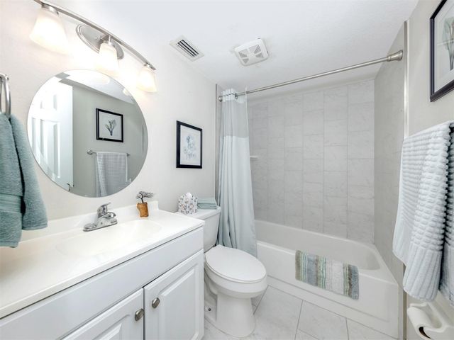1712 LAKESIDE DRIVE 1712-B, Venice, FL 34293