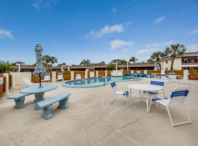1712 LAKESIDE DRIVE 1712-B, Venice, FL 34293
