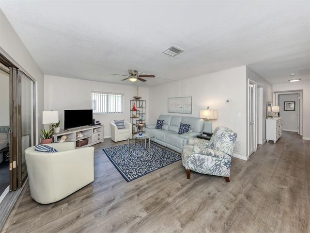 1712 LAKESIDE DRIVE 1712-B, Venice, FL 34293
