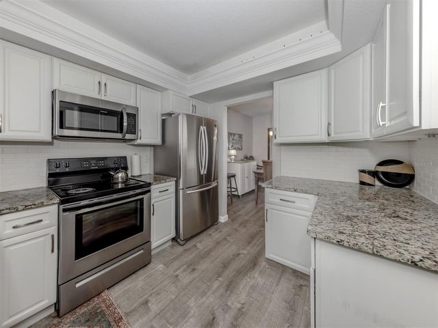 1712 LAKESIDE DRIVE 1712-B, Venice, FL 34293