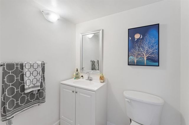 900 Bay Dr 421, Miami Beach, FL 33141