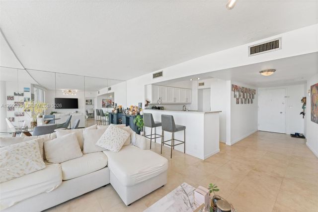 900 Bay Dr 421, Miami Beach, FL 33141