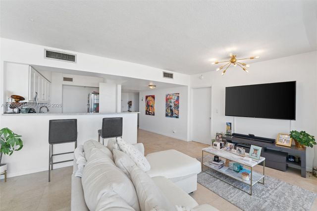 900 Bay Dr 421, Miami Beach, FL 33141