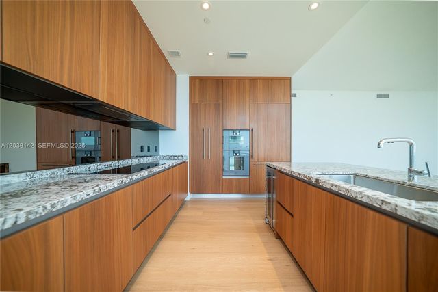 175 SE 25th Road 702, Miami, FL 33129
