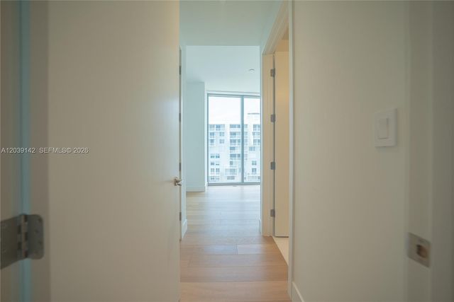 175 SE 25th Road 702, Miami, FL 33129