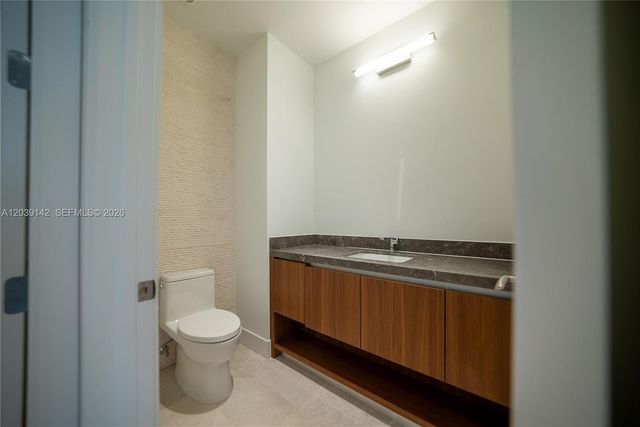 175 SE 25th Road 702, Miami, FL 33129