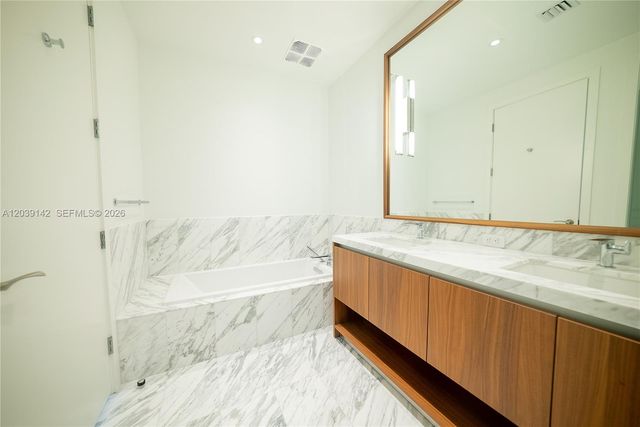 175 SE 25th Road 702, Miami, FL 33129