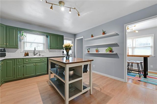 3537 N Walrond Avenue, Kansas City, MO 64117