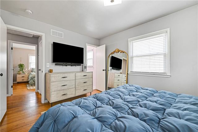 3537 N Walrond Avenue, Kansas City, MO 64117