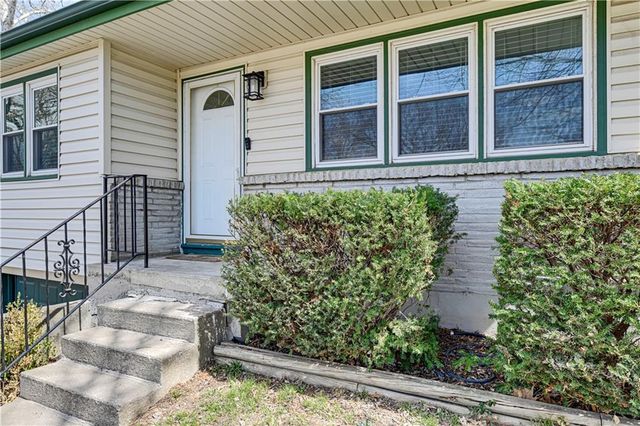 3537 N Walrond Avenue, Kansas City, MO 64117