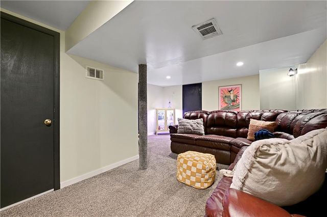 3537 N Walrond Avenue, Kansas City, MO 64117