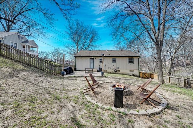 3537 N Walrond Avenue, Kansas City, MO 64117