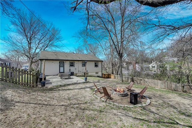 3537 N Walrond Avenue, Kansas City, MO 64117