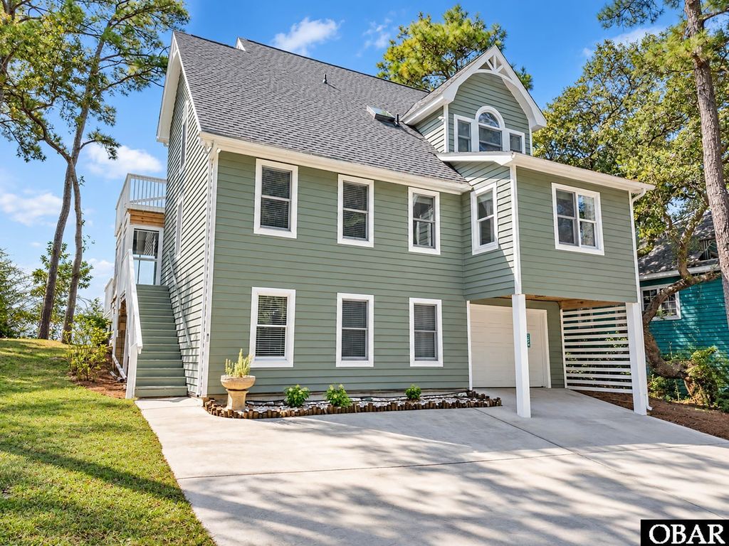Image 3 of property listing at 154 Baycliff Trail, Kill Devil Hills, NC 27948