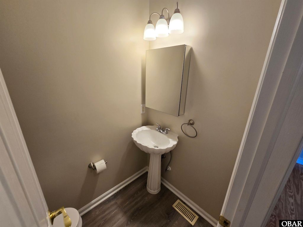 Image 34 of property listing at 154 Baycliff Trail, Kill Devil Hills, NC 27948