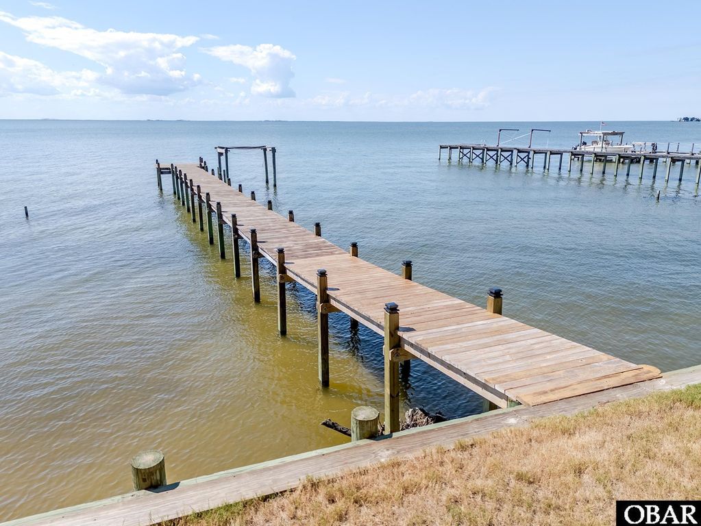 Image 5 of property listing at 154 Baycliff Trail, Kill Devil Hills, NC 27948