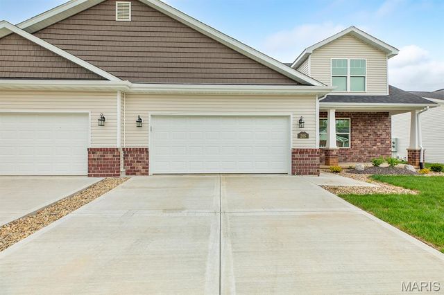 205 Wrigley Field Drive, Bethalto, IL 62010