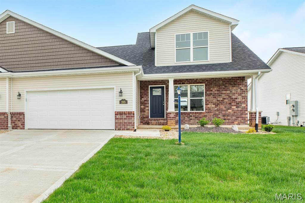 205 Wrigley Field Drive, Bethalto, IL 62010