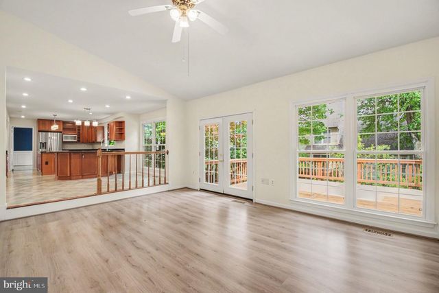 811 AUTUMN BREEZE CT, Herndon, VA 20170