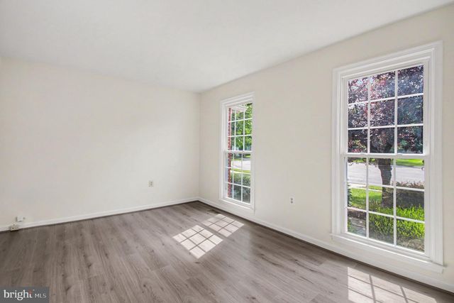 811 AUTUMN BREEZE CT, Herndon, VA 20170