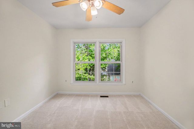 811 AUTUMN BREEZE CT, Herndon, VA 20170