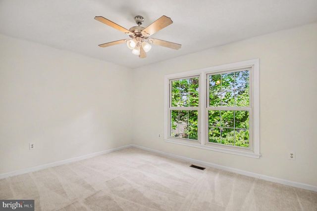 811 AUTUMN BREEZE CT, Herndon, VA 20170