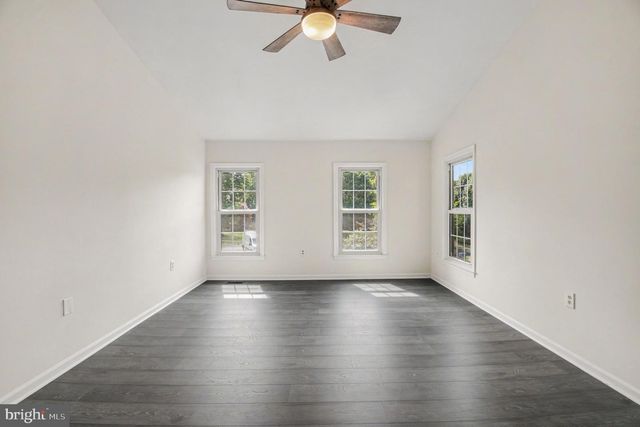 811 AUTUMN BREEZE CT, Herndon, VA 20170