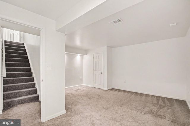 811 AUTUMN BREEZE CT, Herndon, VA 20170