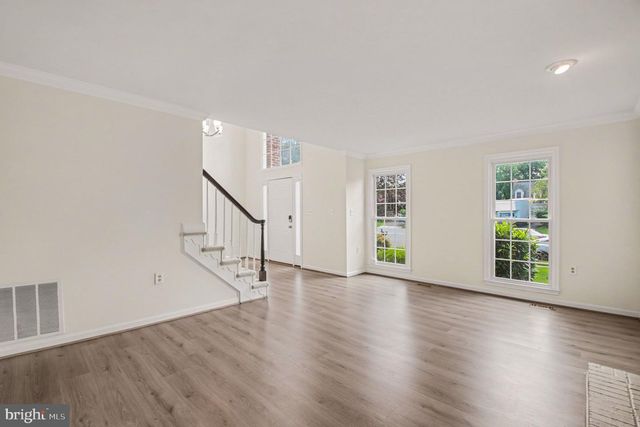 811 AUTUMN BREEZE CT, Herndon, VA 20170