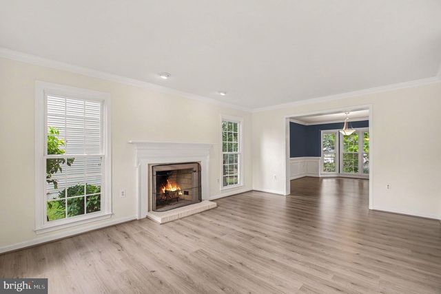 811 AUTUMN BREEZE CT, Herndon, VA 20170