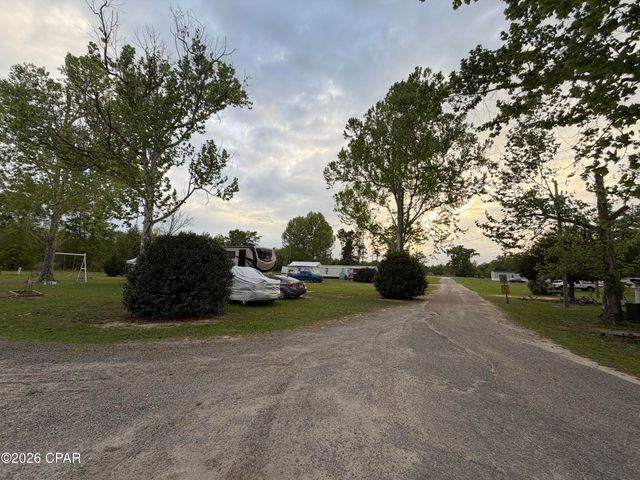 5250 Johns Lane, Marianna, FL 32448