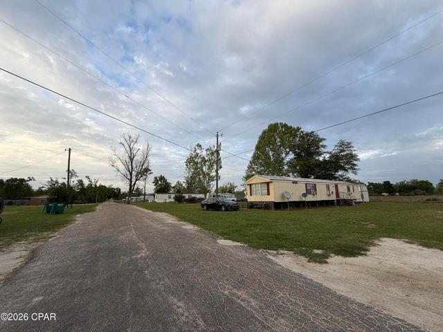 5250 Johns Lane, Marianna, FL 32448