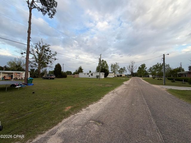 5250 Johns Lane, Marianna, FL 32448