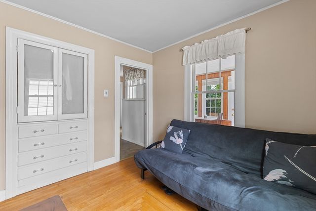 28 Spring St, Webster, MA 01570