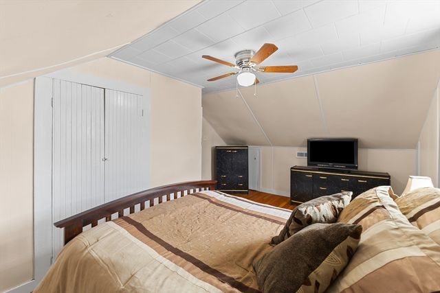 28 Spring St, Webster, MA 01570