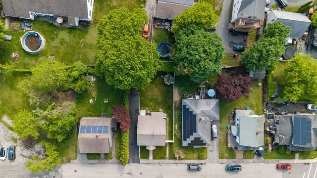 28 Spring St, Webster, MA 01570