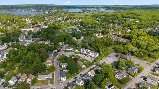 28 Spring St, Webster, MA 01570