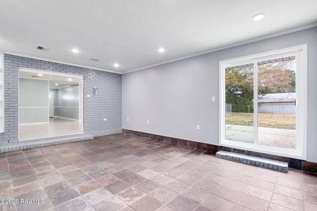 2208 Segura Road, New Iberia, LA 70560