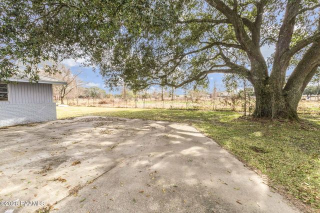 2208 Segura Road, New Iberia, LA 70560