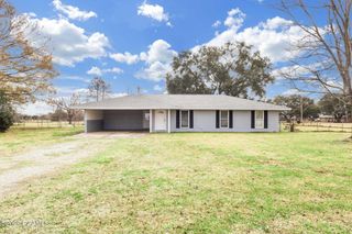 2208 Segura Road, New Iberia, LA 70560