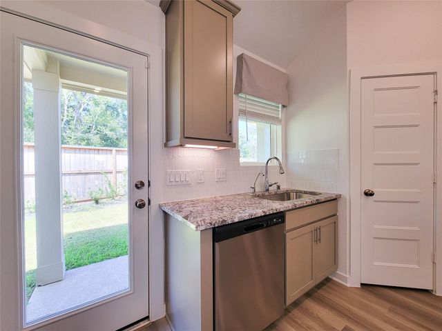 1706 Serenity Moon Drive, Crosby, TX 77532